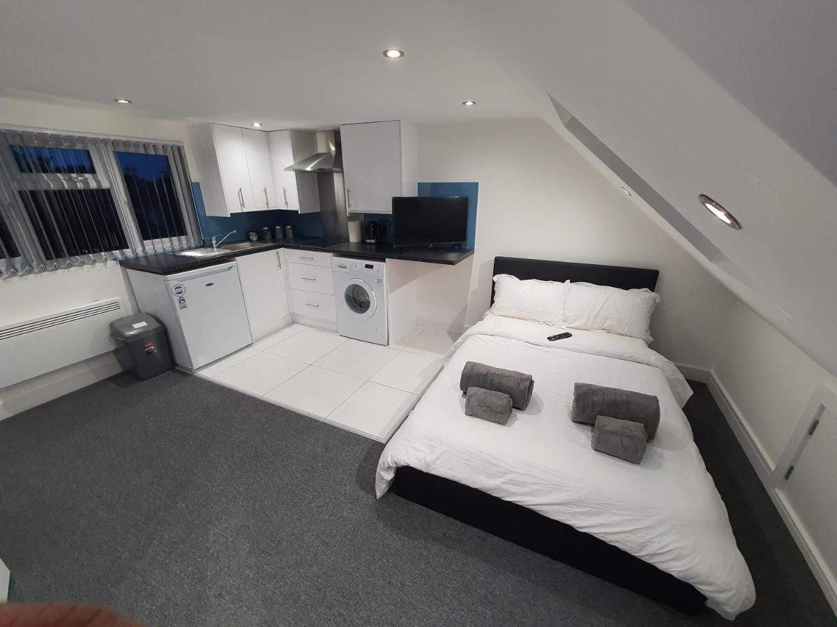 New Self Contained Flat,In Hayes, Free Parking Hotel Northolt  Buitenkant foto