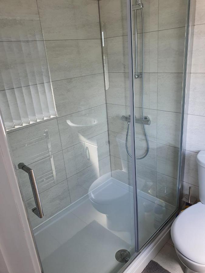 New Self Contained Flat,In Hayes, Free Parking Hotel Northolt  Buitenkant foto