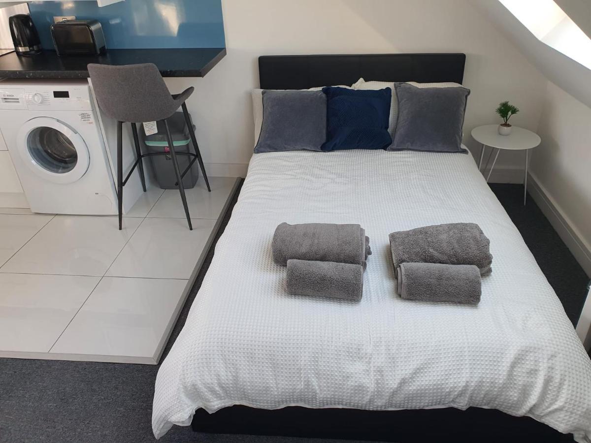 New Self Contained Flat,In Hayes, Free Parking Hotel Northolt  Buitenkant foto
