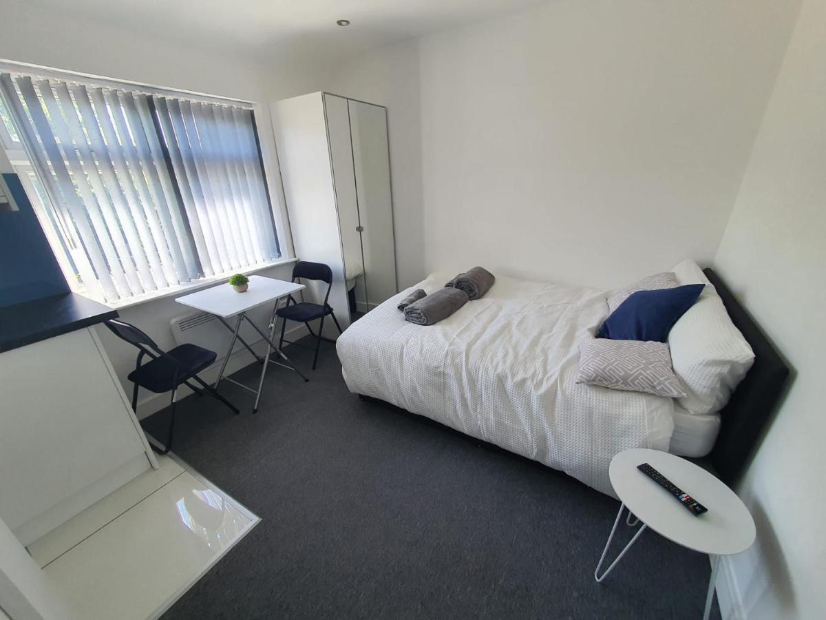 New Self Contained Flat,In Hayes, Free Parking Hotel Northolt  Buitenkant foto